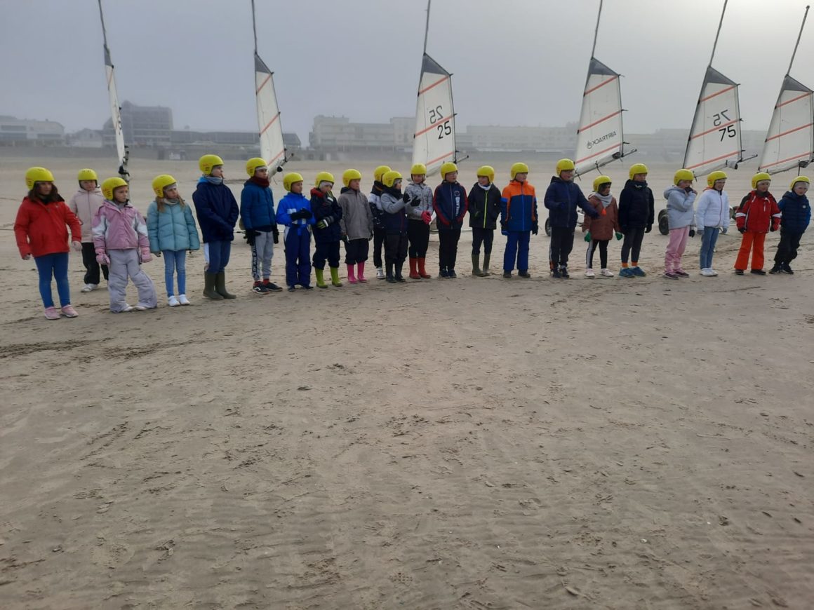 Premières séances char à voile pour les CE2